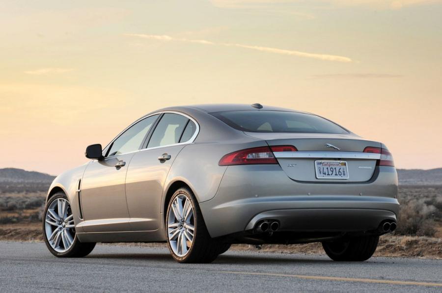  Jaguar XF Supercharged 2010 года  (фото 56 из 56)